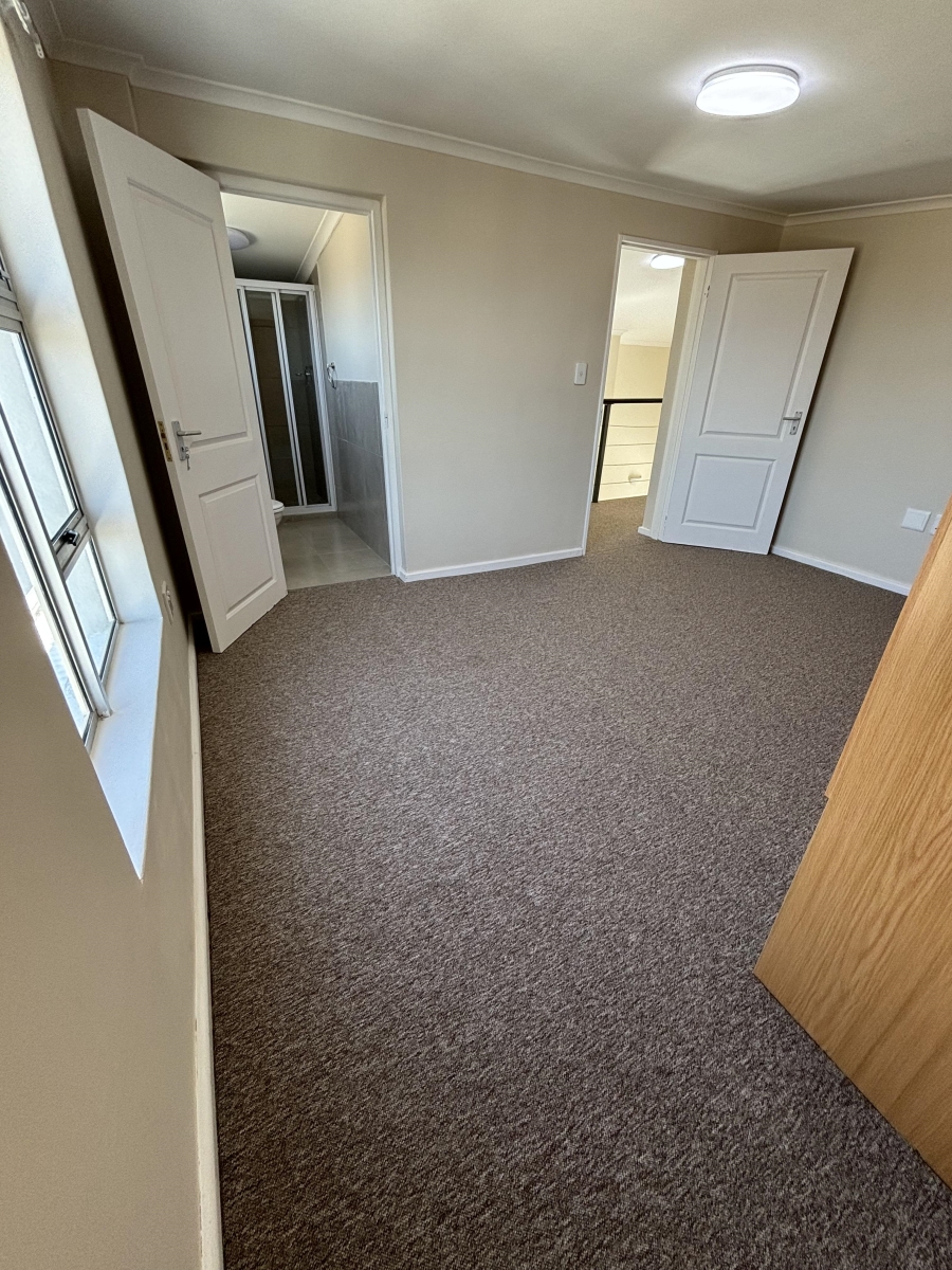 3 Bedroom Property for Sale in Wynberg Western Cape